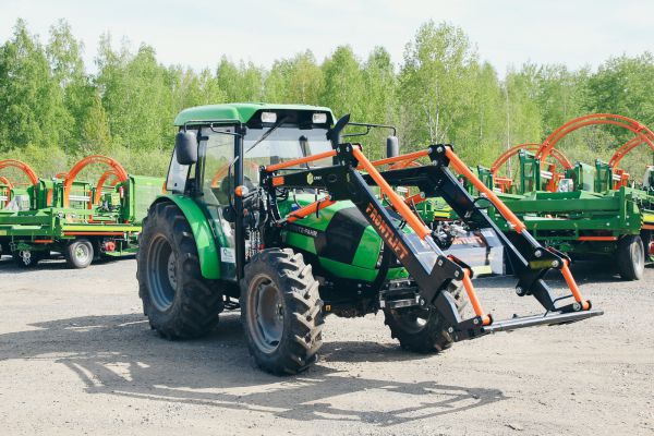 Погрузчик фронтальный FRONTLIFT-1600